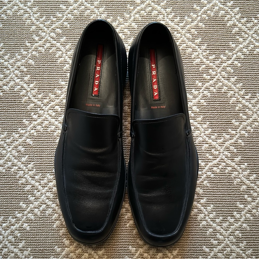 Men’s European size 10 (see photo) Prada loafer.